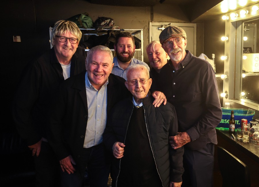 Razor & Lawro provide top ‘Button’ bill